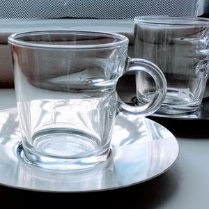 New. Set of 2 Espresso cups (2.7 oz.) in tempered glass and 2 sauces